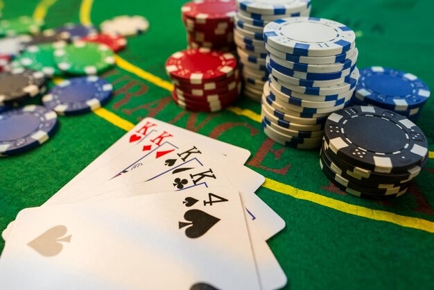 AduQ card game table on n78bet login mobile app showing live dealer and player cards
